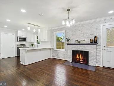 1399 Kimblewick Road kitchen and fireplace